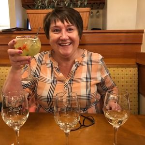 Meet your Posher, Lois